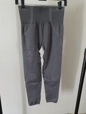 NWT Gymshark Gray Seamless Leggings L
